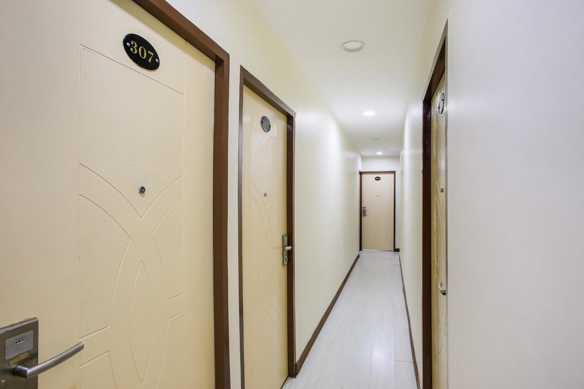 Oyo 90282 Hotel Taj Inn, Seksyen 7 Shah Alam Exterior photo