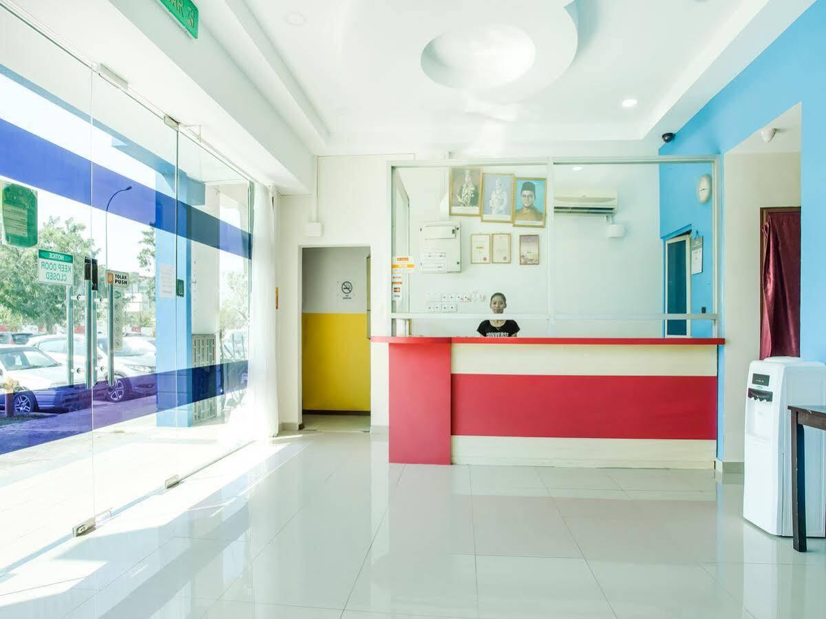 Oyo 90282 Hotel Taj Inn, Seksyen 7 Shah Alam Exterior photo
